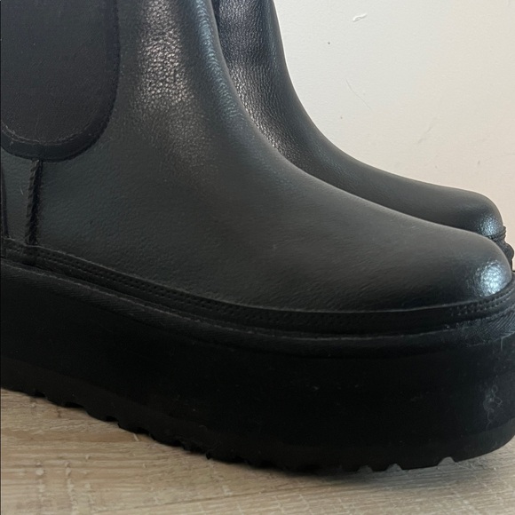 Black Platform Chelsea Boots - Picture 3 of 9